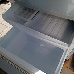 ★【シャープ】2ドア冷蔵庫　2018年製137L(SJ-D14E-S)【3ヶ月保証付き★送料に設置込み】💳自社配送時🌟代引き可💳※現金、クレジット、スマホ決済対応※   