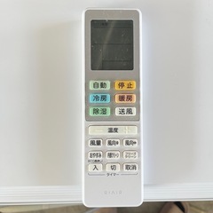 ②ヤマダ電機 RIAIR リエア ルームエアコン  YHA-S22M-W 冷房定格2.2kw 6畳用 2022年製 ホワイト リモコン付き 