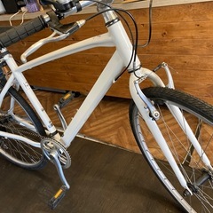 【前後タイヤ・後輪チューブ新品！】アルミフレーム 7段変速　700×32cクロスバイク　ホワイト