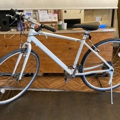 【前後タイヤ・後輪チューブ新品！】アルミフレーム 7段変速　700×32cクロスバイク　ホワイト