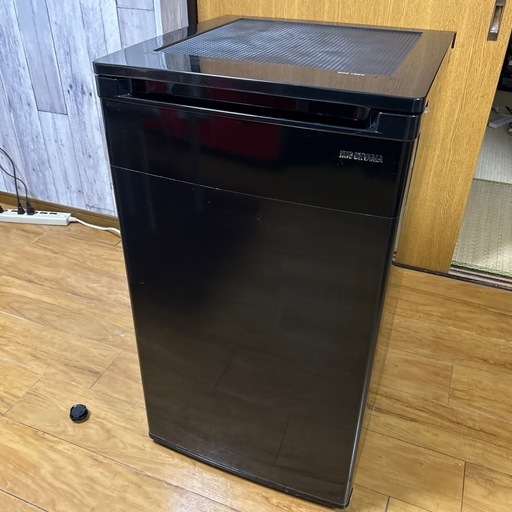 アイリスオーヤマ(IRIS OHYAMA) 冷凍庫 60L 小型 家庭用 静音 ノンフロン コンパクト セカンド冷凍庫 前開き 温度調節5段階 ブラック IUSD-6B-B