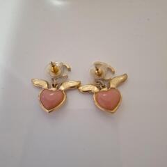 CHANELエンジェルピアス
