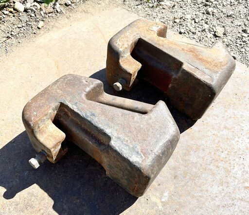 トラクター用 ウエイト 重量 23kg 2個1セット　重り 錘　ウェイト トラクター パーツ 中古