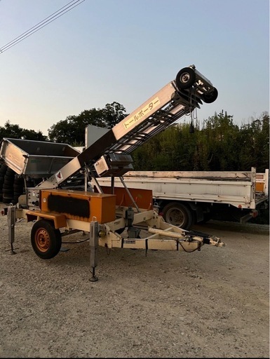 トールポーター　荷物昇降機　重機