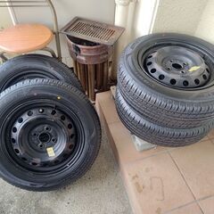 トヨタ　１５インチ純正ホイール＆タイヤ（新品）　４本セット