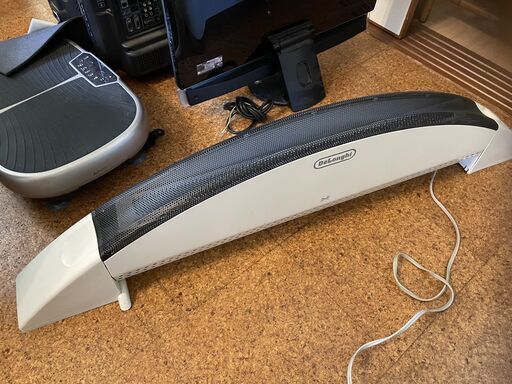 デロンギ製ヒーター　暖房器具
