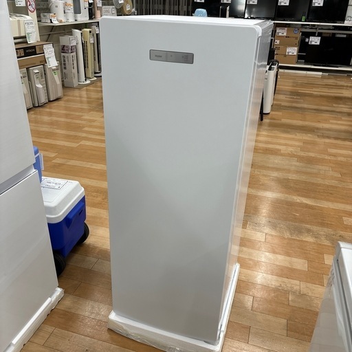 (S240911b-12) 未使用品✨️ Haier 153L ノンフロン電気冷凍庫 ❄️ ハイアール JF-NUF153D フリーザー 縦型冷蔵庫 前開き 2024年製 ★ 名古屋市 瑞穂区 リサイクルショップ ♻️ こぶつ屋