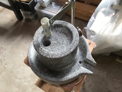 電動石臼　製粉機