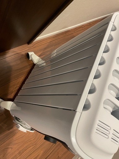 DeLonghiオイルヒーター RHJ65L0712ホワイト デロンギ オイルヒーター