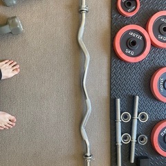 ！交渉中！　
引き取り限定　　筋トレセット一式　ベンチ台　ダンベル 