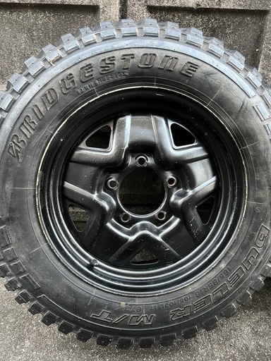 BS DUELER M/TとTOYO TRANPATH M/T タイヤ\n