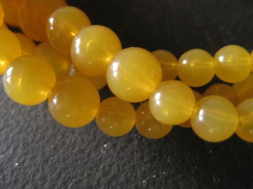 蜜蝋琥珀（ロイヤルアンバー）？ 三連ネックレス＆ペンダント アンバー