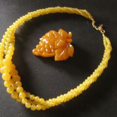 蜜蝋琥珀（ロイヤルアンバー）　三連ネックレス＆ペンダント 蜜蝋琥珀（ロイヤルアンバー）？ 三連ネックレス＆ペンダント