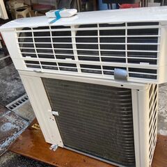 ☆中古￥25,800！SHARP　2.2kwルームエアコン　家電　2019年製　AY-J22TD型　【BI058】