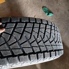 スタットレスタイヤ235/60/R16