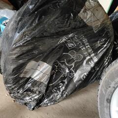 スタットレスタイヤ235/60/R16