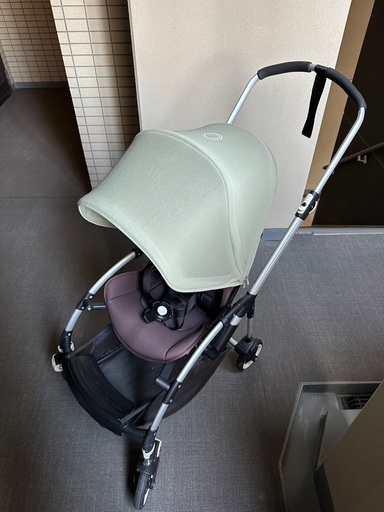 【お値下げしました】ベビーカーbugaboo bee3純正品セット、バガブービー3・シルバーフレイム本体、キャリーコット、他