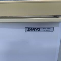 4面ガラスショーケース スイング扉 SSR-165BN