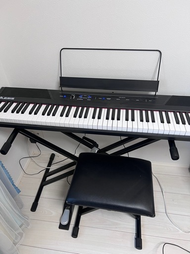中古電子ピアノ\n