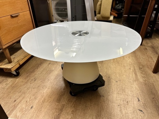 ⭐️激安価格⭐️ボーコンセプト Bo Concept Madrid ダイニングテーブル　北欧デザイン 高級 中古 リビング おしゃれ 家具 美品 店頭直接引き取り限定