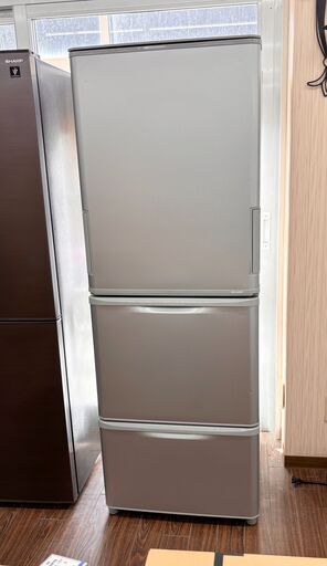 札幌 東区 シャープ/SHARP 3ドア冷凍冷蔵庫 最上段までらくに手が届く、ちょっと低め169cm SJ-W358K-S 幅600mm×奥行665mm×高さ1,690mm 2023年製 350L シルバー どっちもドア ナノ低温脱臭触媒 LED照明 キッチン 生活家電 2～3人用