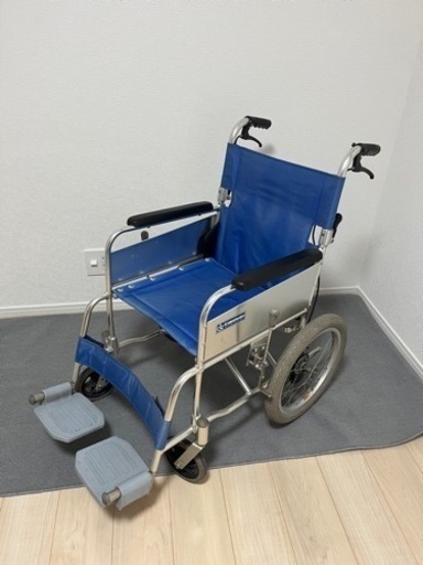 カワムラサイクル　車椅子　ブルー　折りたたみ　介護　施設