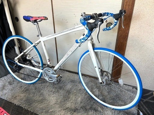 MERIDAクロスバイク27インチSHIMANO 21段、前後ディスクブレーキ