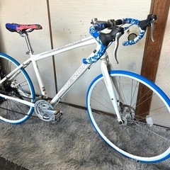 MERIDAクロスバイク27インチSHIMANO 21段、前後ディスクブレーキ MERIDAクロスバイク27インチSHIMANO 21段、前後ディスクブレーキ