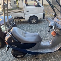 屋根付きスクーター