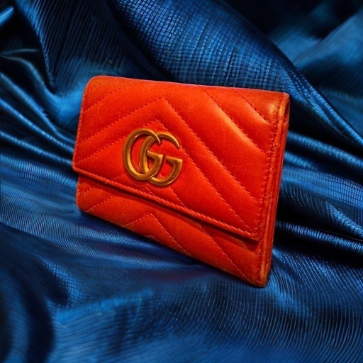 GUCCI GGマーモント赤色財布