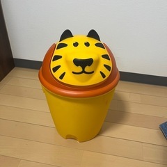 ライオンのゴミ箱 差し上げます