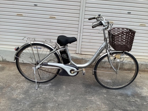 465  パナソニック新機種電動アシスト自転車vivi   26インチシルバーボディー