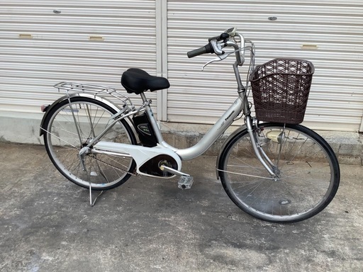 467  パナソニック新機種電動アシスト自転車vivi   26インチシルバーアルミボディ