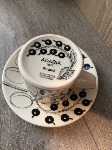 美品✨ARABIA  ブラックパラティッシ　マグカップ＆コーヒーカップとソーサー