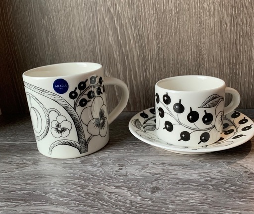 美品✨ARABIA  ブラックパラティッシ　マグカップ＆コーヒーカップとソーサー