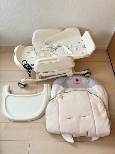 COMBI 電動ハイローチェア　ルシエス　オートスイング　値下げ！