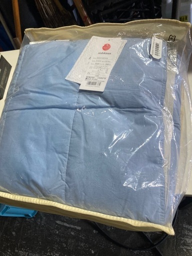 新品未開封　西川　自宅で洗える 羽毛掛け布団　肌掛け