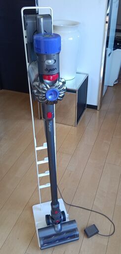 dyson　ダイソン　V8　flffy＋　バッテリー新品　動作確認済み　　充電スタンド付属