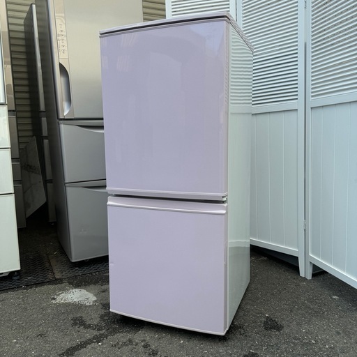 激安‼️15年製2ドア冷蔵庫すSHARP 137L SJ-14E2-SPA0229