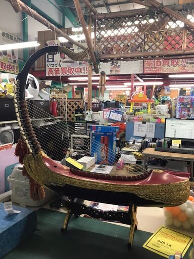 竪琴　楽器　琴　おしゃれ　伝統楽器　ビルマ　珍しい　ジャングルジャングル貝塚店　貝塚市　二色浜