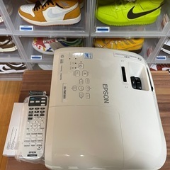 EPSON　プロジェクター＆スクリーン　セット プロジェクター &スクリーン セット