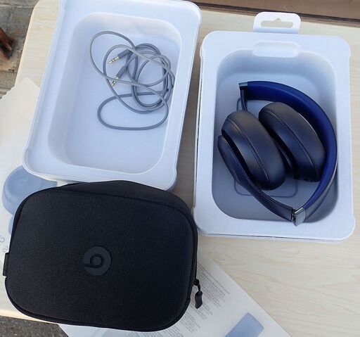 札幌 beats studio pro ワイヤレスノイズキャンセリングヘッドフォン ネイビー　中古 札幌 beats studio pro ワイヤレスノイズキャンセリングヘッドフォン