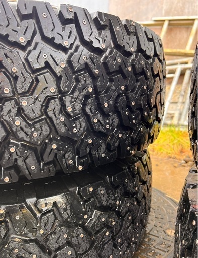 雪道最強　バリ溝BF LT285/75r16 スパイクタイヤ