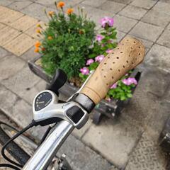 クロスバイク　７００ｘ２８ｃ　６変速　サドル　新品　チェーン　新品　配達可能