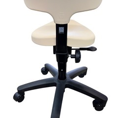 NO.1771 【美品】アーユルチェアー ayur chair キャスタータイプ チェア 椅子 腰痛対策 姿勢矯正 メディカルシート 体圧分散マット 骨盤 中古品