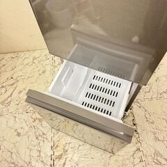  19560  AQUA 一人暮らし2D冷蔵庫 2022年製 126L ◆大阪市内・東大阪市他 6,000円以上ご購入で無料配達いたします！◆ ※京都・高槻・枚方方面◆神戸・西宮・尼崎方面◆生駒方面、大阪南部方面　それぞれ条件付き無料配送あり！            