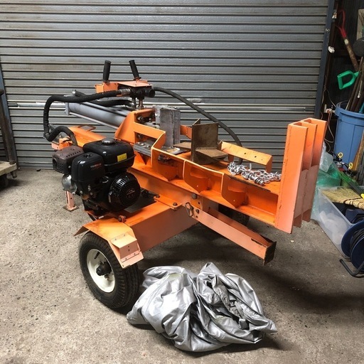 【ゆ.ec】北海道旭川発 直接取引限定 ROCKMACHINERY 薪割り機 22t JF200エンジン 動作確認済 牽引式 縦割り可能 取説付 カバーあり