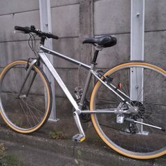 ブリジストン　２７インチのクロスバイクです。　前後タイヤ新品交換済みです。