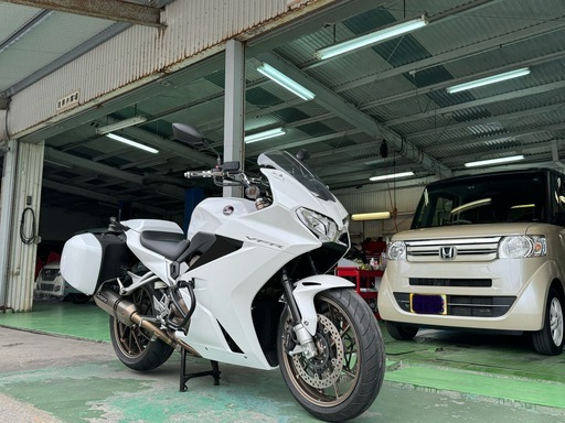 VFR800F  平成28年型　ホンダ　車検;令和7年10月　走行距離32,500キロ　大型二輪　スズキ　ヤマハ　カワサキ