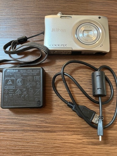 Nikonデジタルカメラ/COOLPIX A100(16GBメモリカードあり)